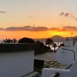 Corallo Artdesign 100 M From The Lägenhet Puerto del Carmen (Lanzarote)