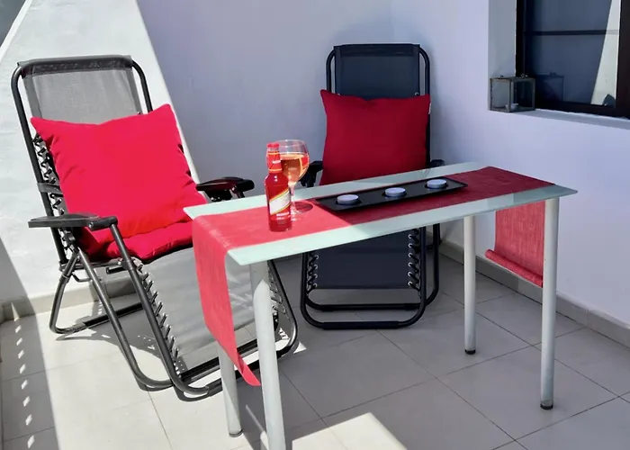 Corallo Artdesign 100 M From The Apartment